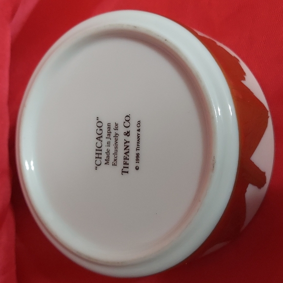 Chicago by Tiffany and Co - Picture 1 of 4